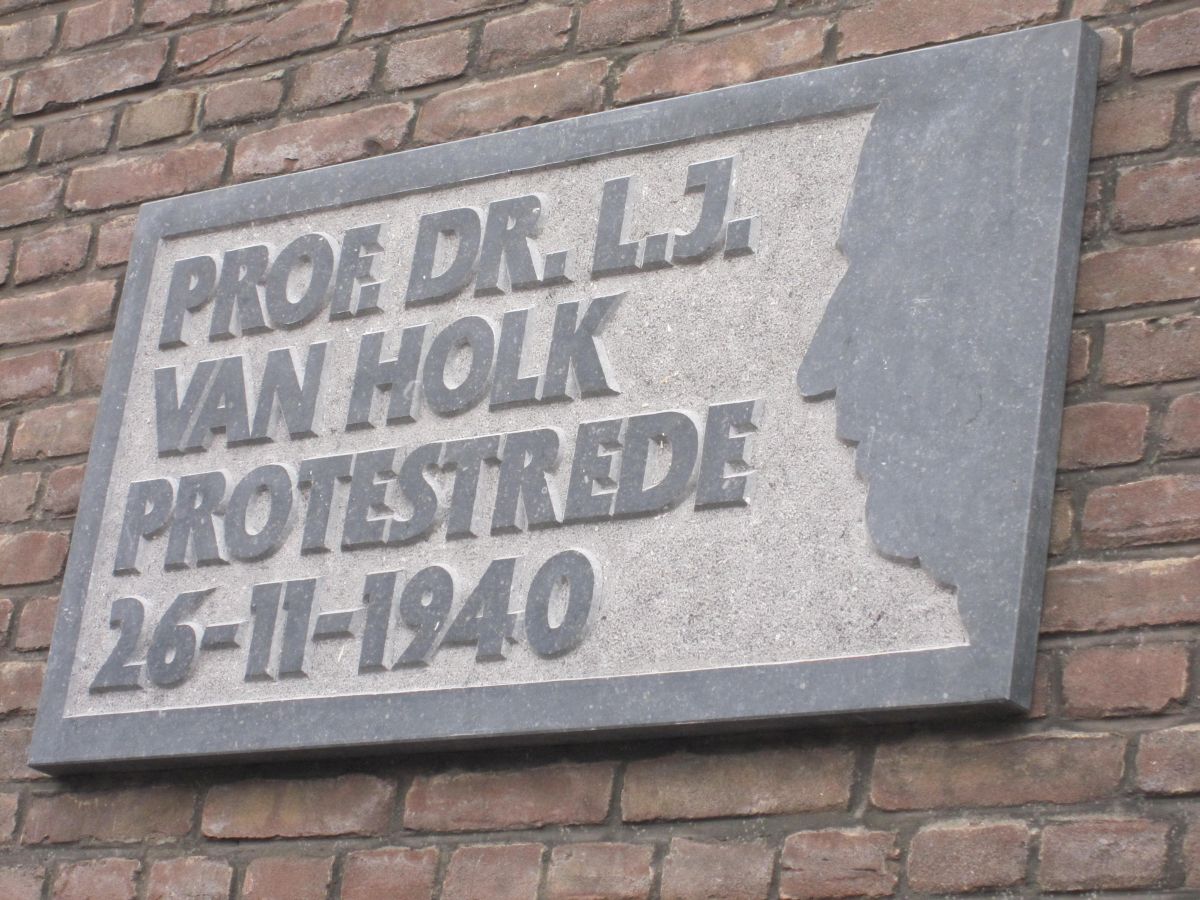 Prof. Van Holk, een moedig remonstrant