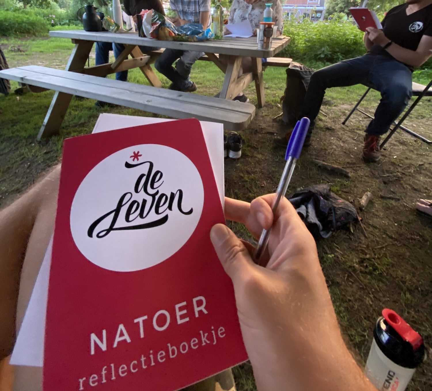 Op jezelf teruggeworpen in de natoer en toch weer veilig thuis